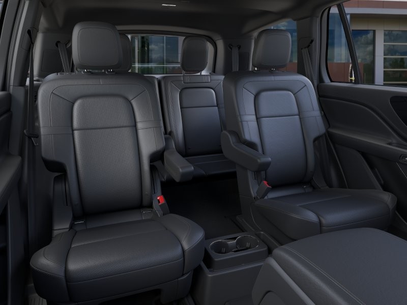 Lincoln Aviator Vehicle Full-screen Gallery Image 12