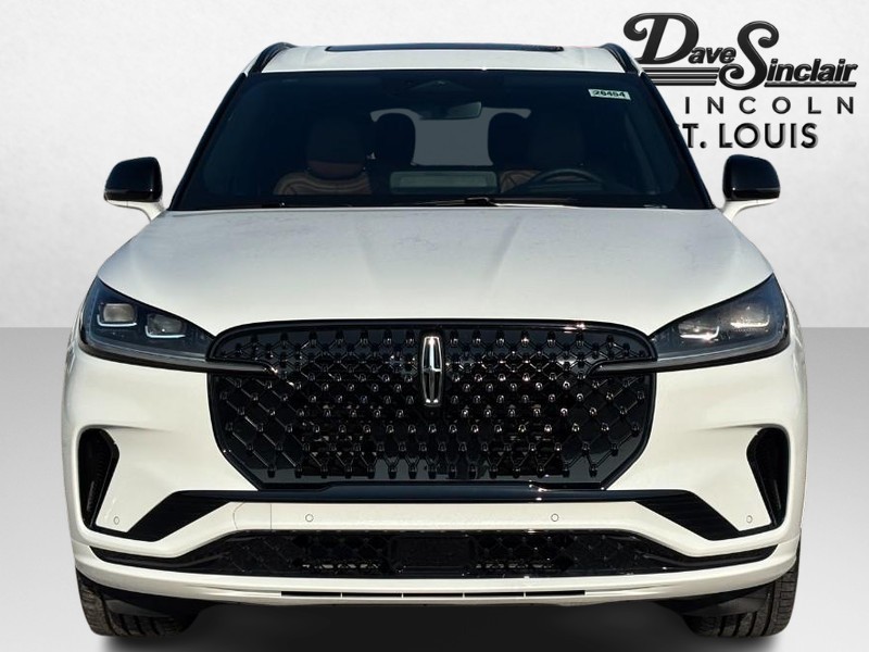 Lincoln Aviator Vehicle Full-screen Gallery Image 09