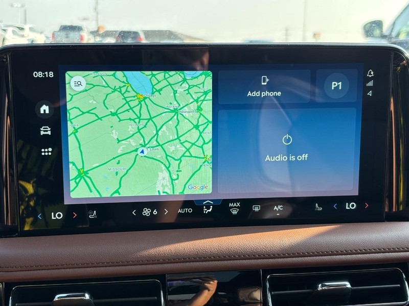 Lincoln Aviator Vehicle Full-screen Gallery Image 21