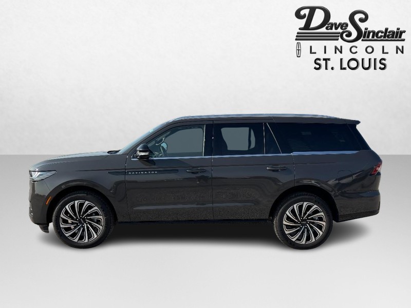 Lincoln Navigator Vehicle Full-screen Gallery Image 06