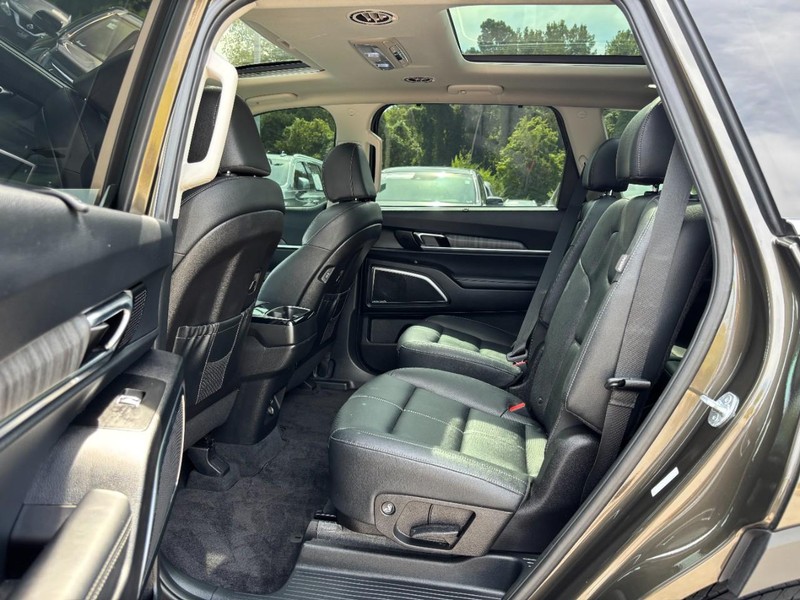 Kia Telluride Vehicle Full-screen Gallery Image 13