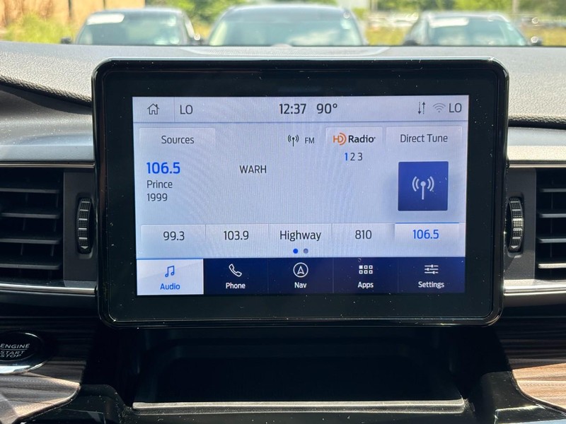 Ford Explorer Vehicle Full-screen Gallery Image 22