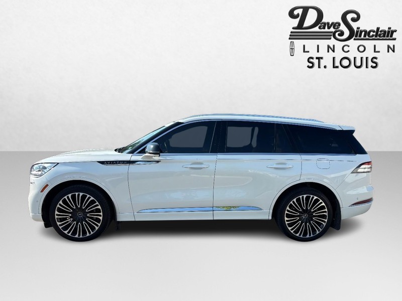 Lincoln Aviator Vehicle Full-screen Gallery Image 06