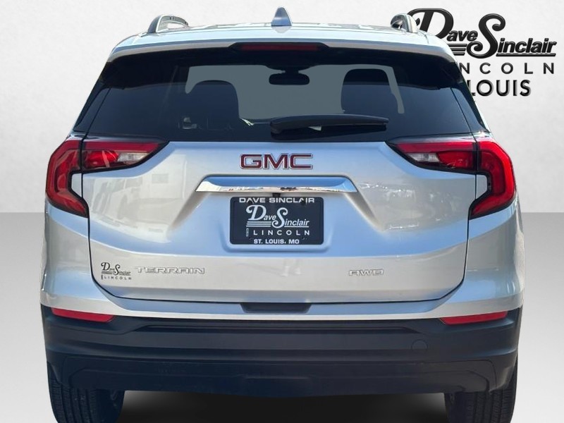 GMC Terrain Vehicle Full-screen Gallery Image 04