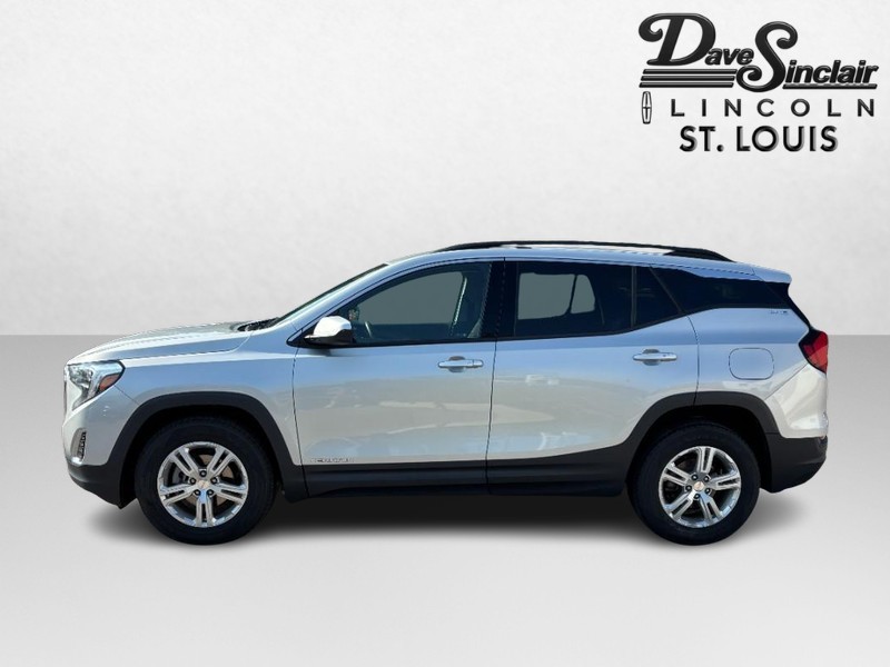 GMC Terrain Vehicle Full-screen Gallery Image 06