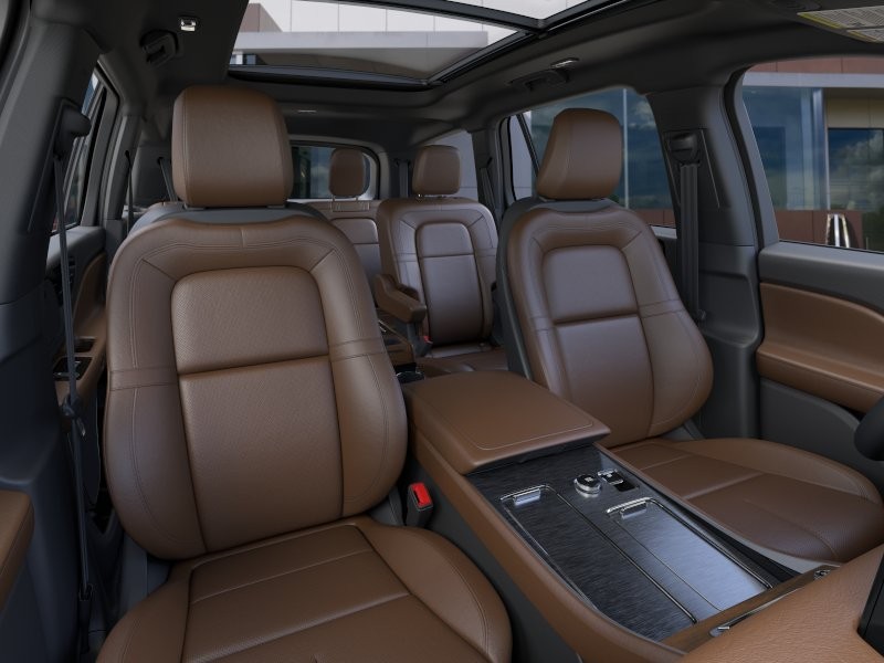 Lincoln Aviator Vehicle Full-screen Gallery Image 11