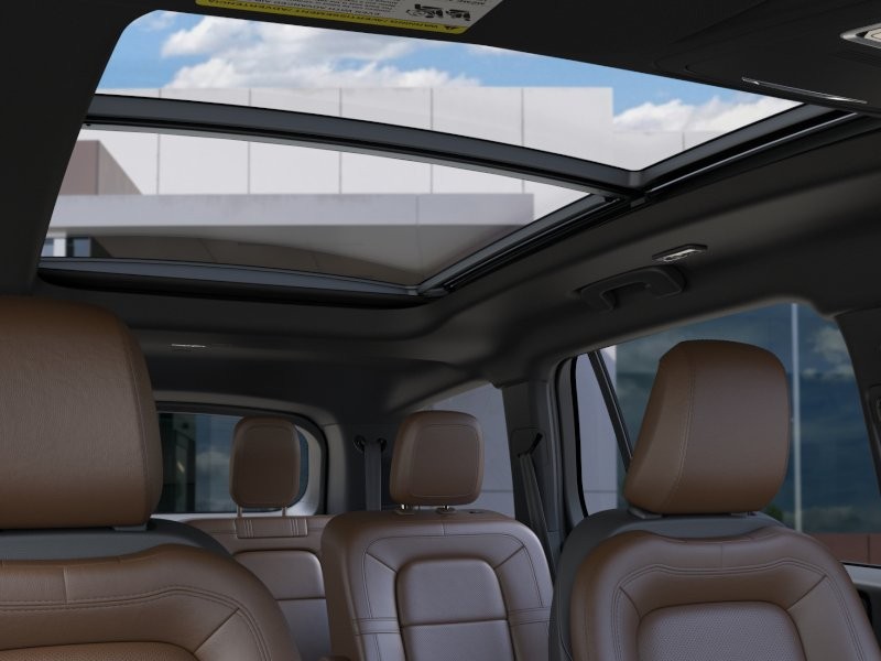 Lincoln Aviator Vehicle Full-screen Gallery Image 23