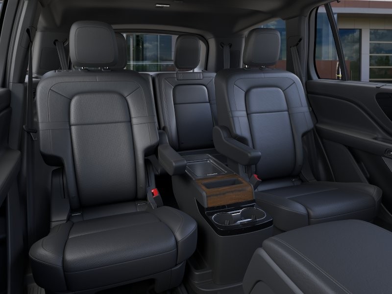 Lincoln Aviator Vehicle Full-screen Gallery Image 12