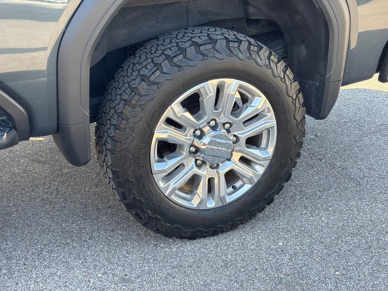 GMC Sierra 2500HD Vehicle Full-screen Gallery Image 10