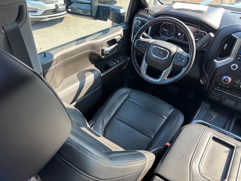 GMC Sierra 2500HD Vehicle Full-screen Gallery Image 12