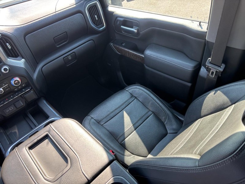 GMC Sierra 2500HD Vehicle Full-screen Gallery Image 14