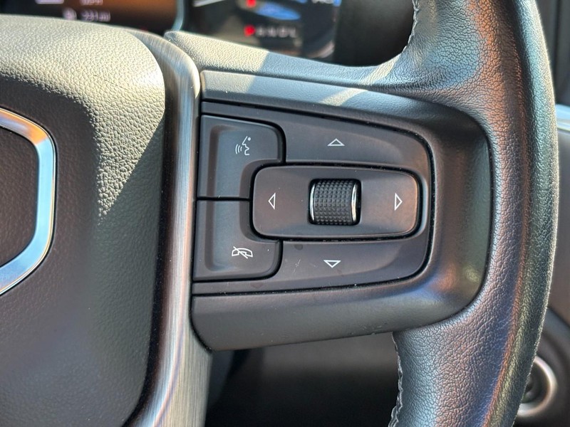 GMC Sierra 2500HD Vehicle Full-screen Gallery Image 18