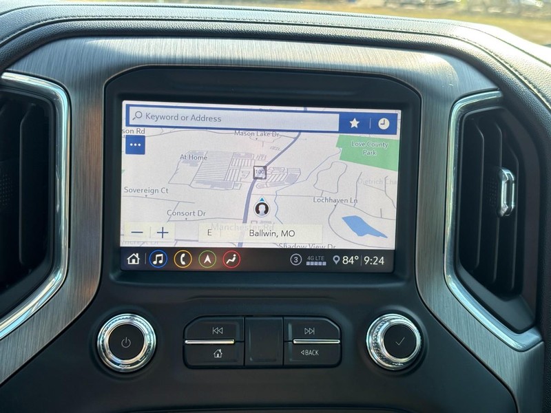 GMC Sierra 2500HD Vehicle Full-screen Gallery Image 21