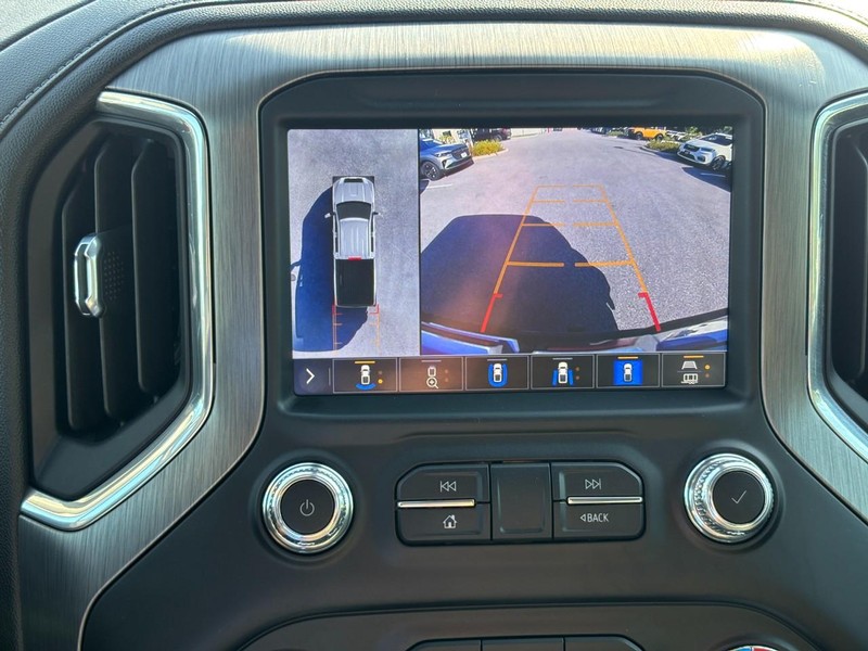 GMC Sierra 2500HD Vehicle Full-screen Gallery Image 22