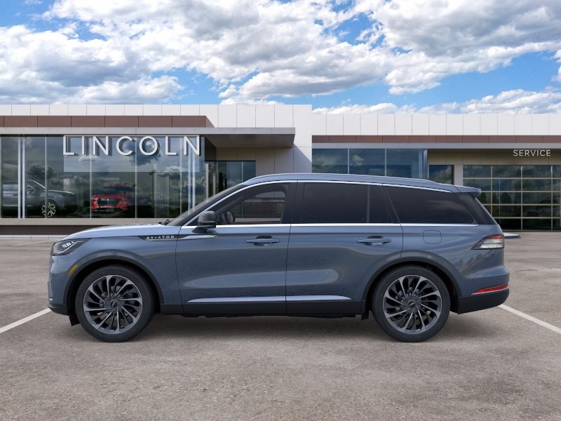Lincoln Aviator Vehicle Full-screen Gallery Image 03