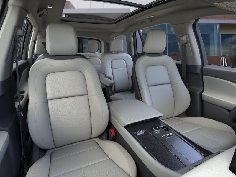 Lincoln Aviator Vehicle Full-screen Gallery Image 11
