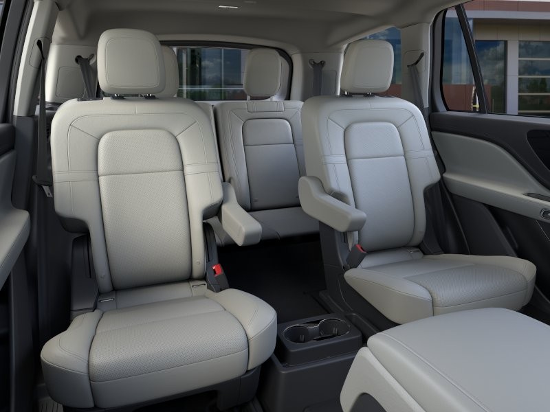 Lincoln Aviator Vehicle Full-screen Gallery Image 12