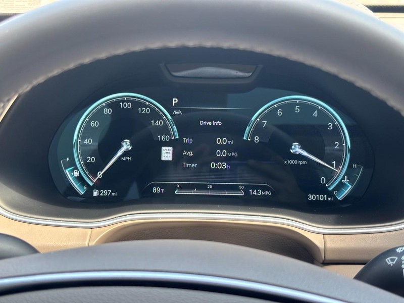 Genesis GV80 Vehicle Full-screen Gallery Image 20