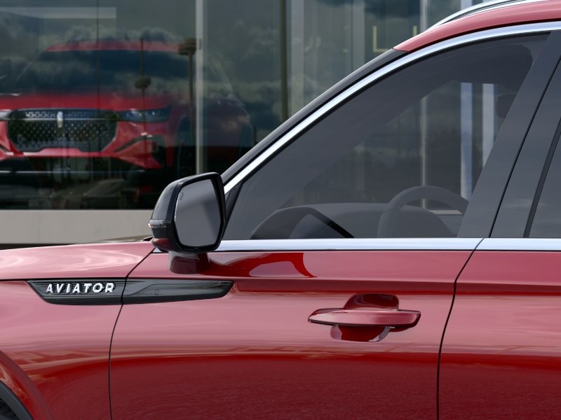 Lincoln Aviator Vehicle Full-screen Gallery Image 21