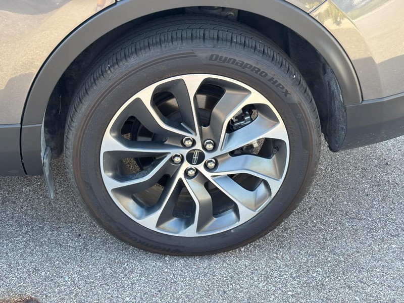 Lincoln Nautilus Vehicle Full-screen Gallery Image 11