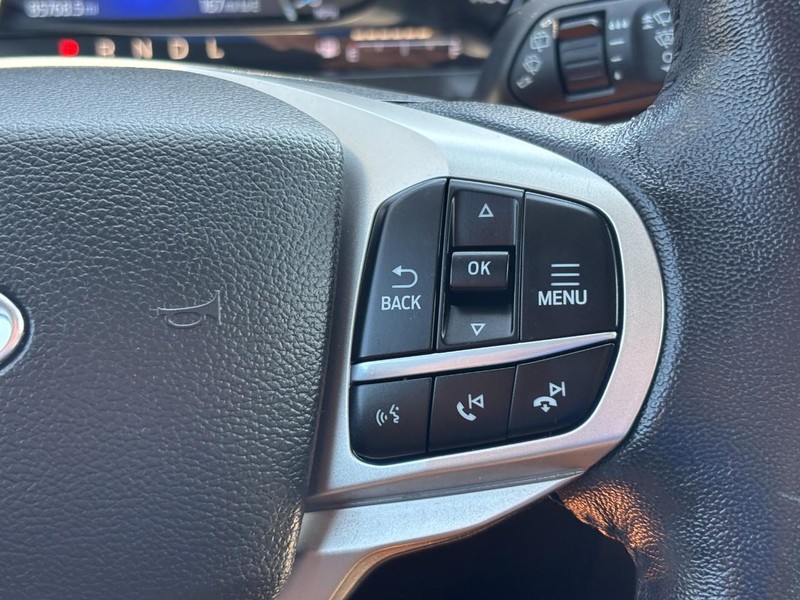Ford Explorer Vehicle Full-screen Gallery Image 20
