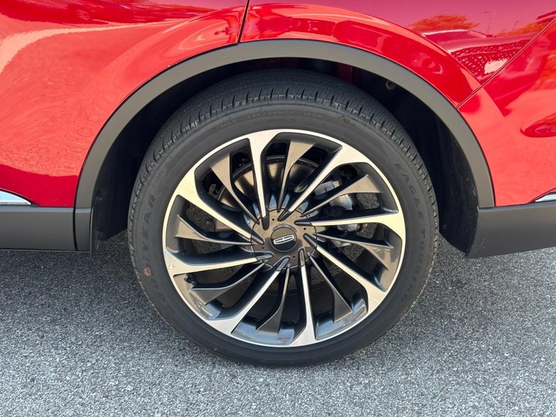 Lincoln Aviator Vehicle Full-screen Gallery Image 11