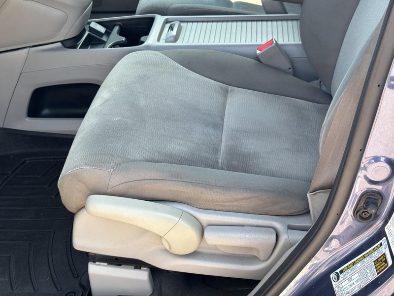 Honda CR-V Vehicle Full-screen Gallery Image 16