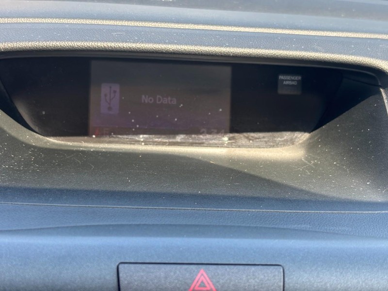Honda CR-V Vehicle Full-screen Gallery Image 21