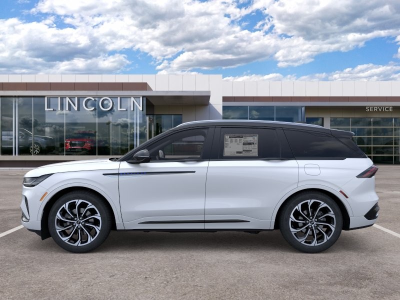 Lincoln Nautilus Vehicle Full-screen Gallery Image 03