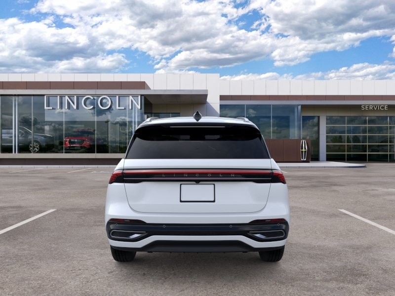 Lincoln Nautilus Vehicle Full-screen Gallery Image 05