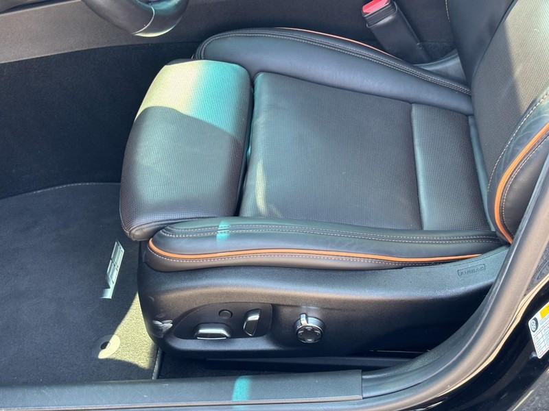 Cadillac CT4-V Vehicle Full-screen Gallery Image 17