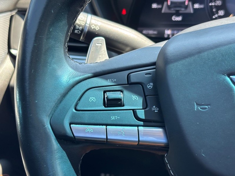 Cadillac CT4-V Vehicle Full-screen Gallery Image 19