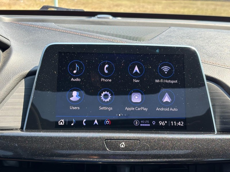 Cadillac CT4-V Vehicle Full-screen Gallery Image 22