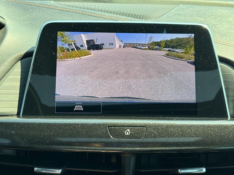 Cadillac CT4-V Vehicle Full-screen Gallery Image 24
