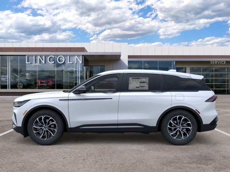 Lincoln Nautilus Vehicle Full-screen Gallery Image 03