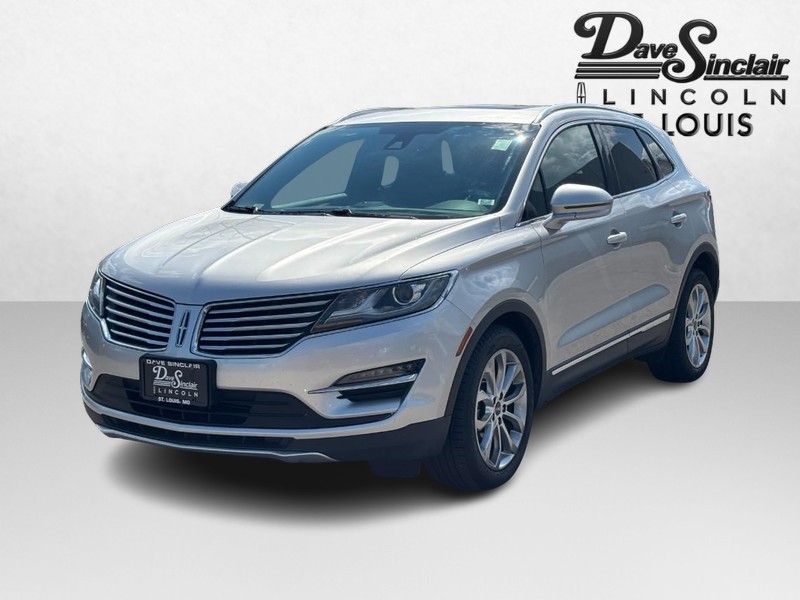 Lincoln MKC Vehicle Full-screen Gallery Image 07