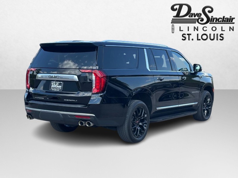GMC Yukon XL Vehicle Full-screen Gallery Image 03