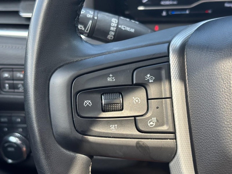 GMC Yukon XL Vehicle Full-screen Gallery Image 19