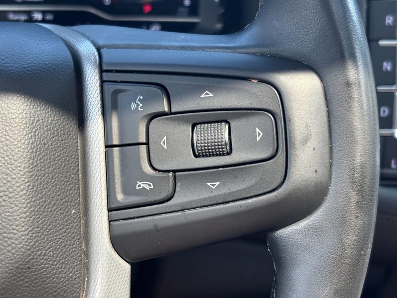 GMC Yukon XL Vehicle Full-screen Gallery Image 20