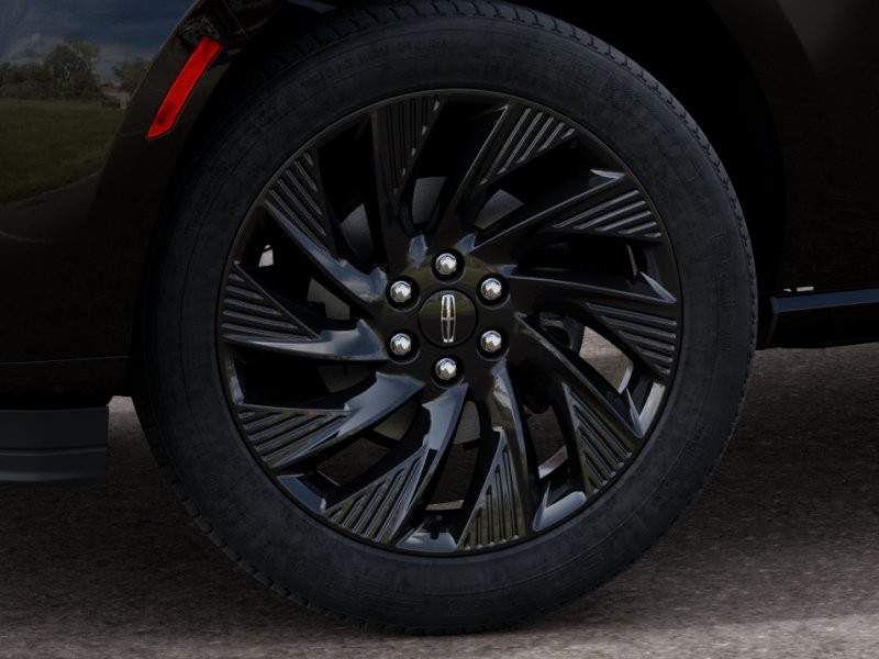 Lincoln Navigator Vehicle Full-screen Gallery Image 20