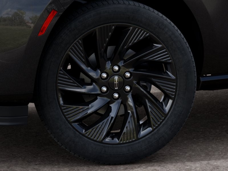 Lincoln Navigator Vehicle Full-screen Gallery Image 20
