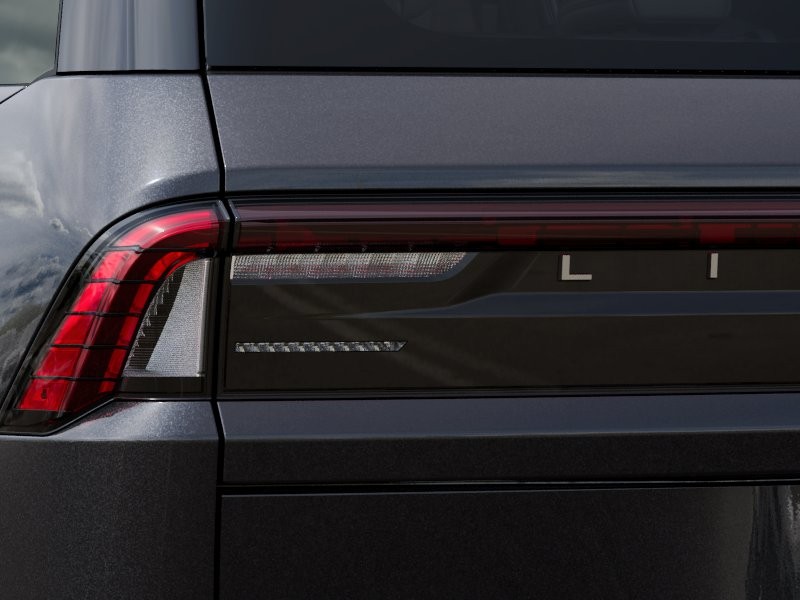 Lincoln Navigator Vehicle Full-screen Gallery Image 22
