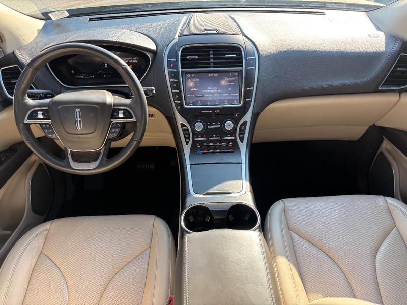 Lincoln Nautilus Vehicle Full-screen Gallery Image 14