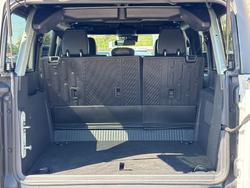 Ford Bronco Vehicle Full-screen Gallery Image 10