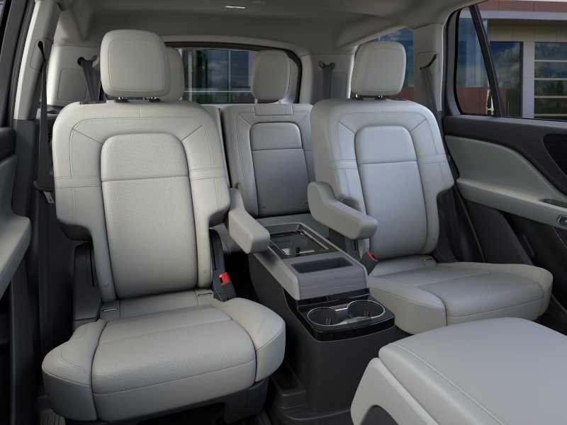 Lincoln Aviator Vehicle Full-screen Gallery Image 12