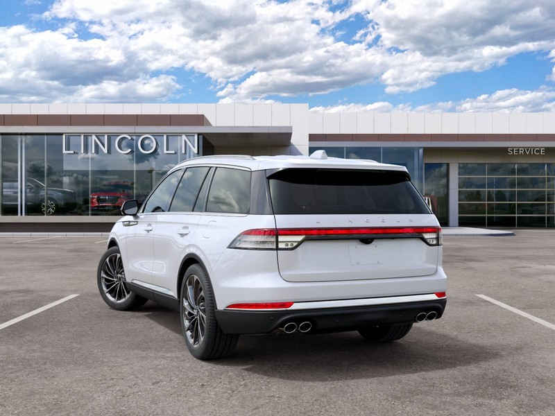 Lincoln Aviator Vehicle Full-screen Gallery Image 09