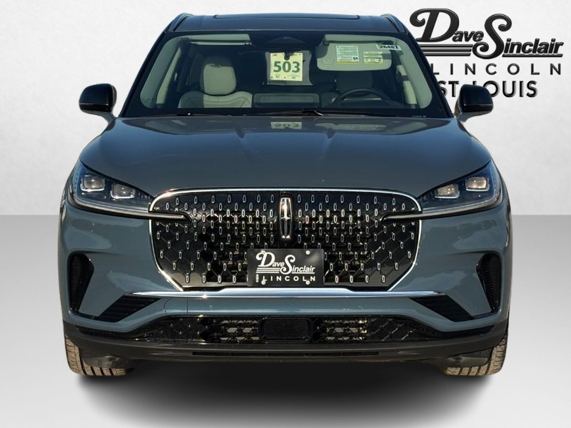 Lincoln Aviator Vehicle Full-screen Gallery Image 09