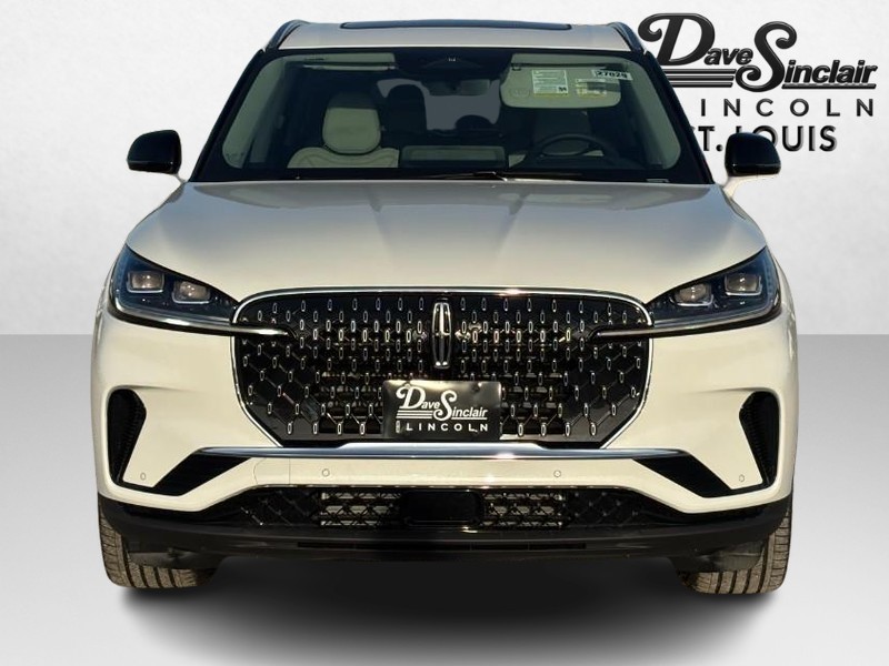 Lincoln Aviator Vehicle Full-screen Gallery Image 09