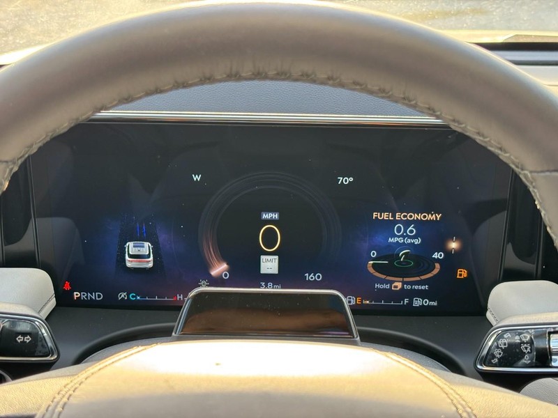 Lincoln Aviator Vehicle Full-screen Gallery Image 21