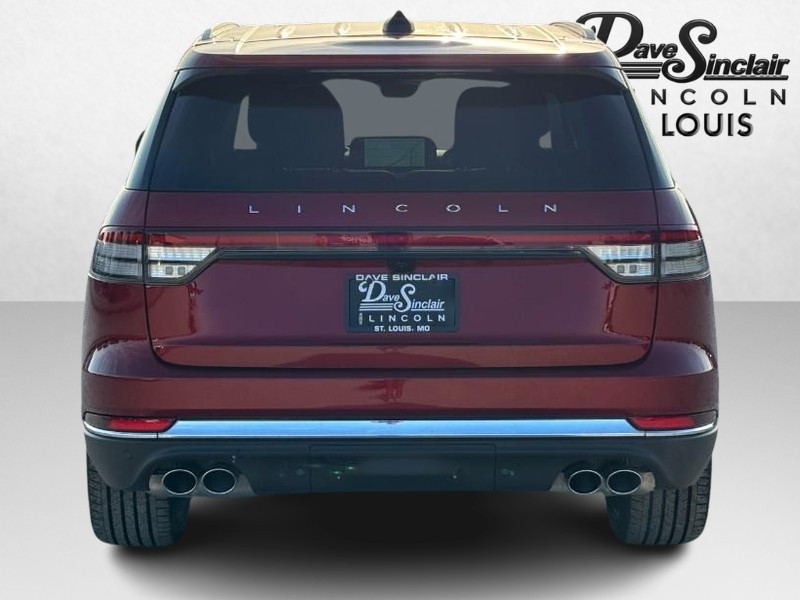 Lincoln Aviator Vehicle Full-screen Gallery Image 04